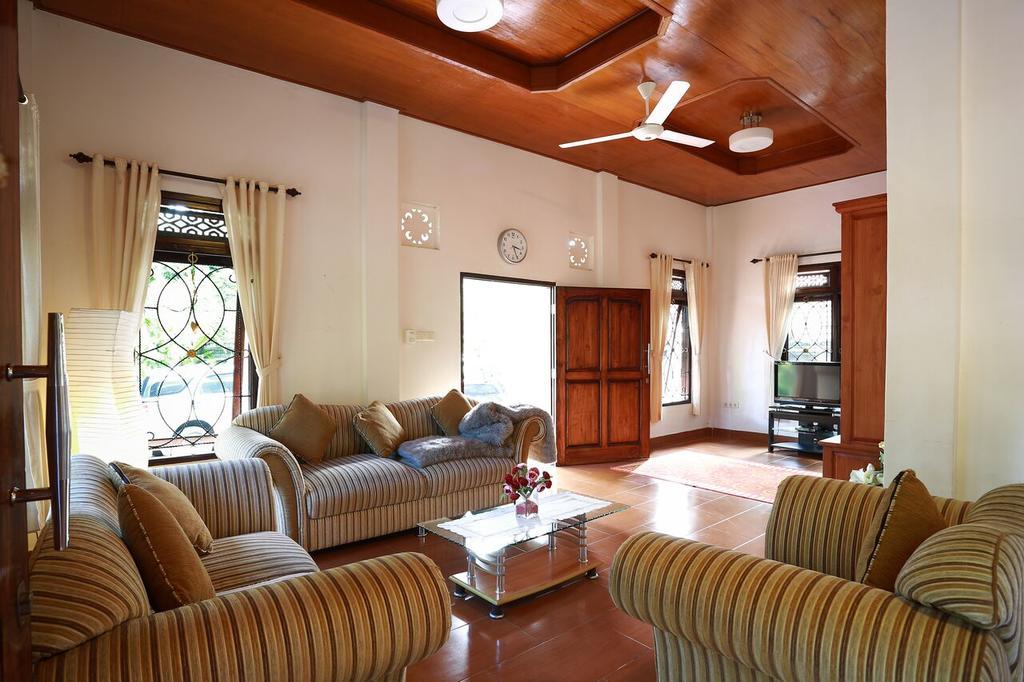 Villa Maryadi Lovina Exterior foto